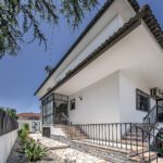 Moradia | 5 Quartos | Renovada | Jardim | Garagem | Alto Parede – Cascais