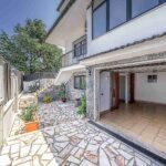 Moradia | 5 Quartos | Renovada | Jardim | Garagem | Alto Parede – Cascais