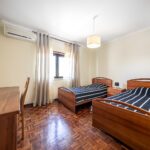 Moradia | 5 Quartos | Renovada | Jardim | Garagem | Alto Parede – Cascais