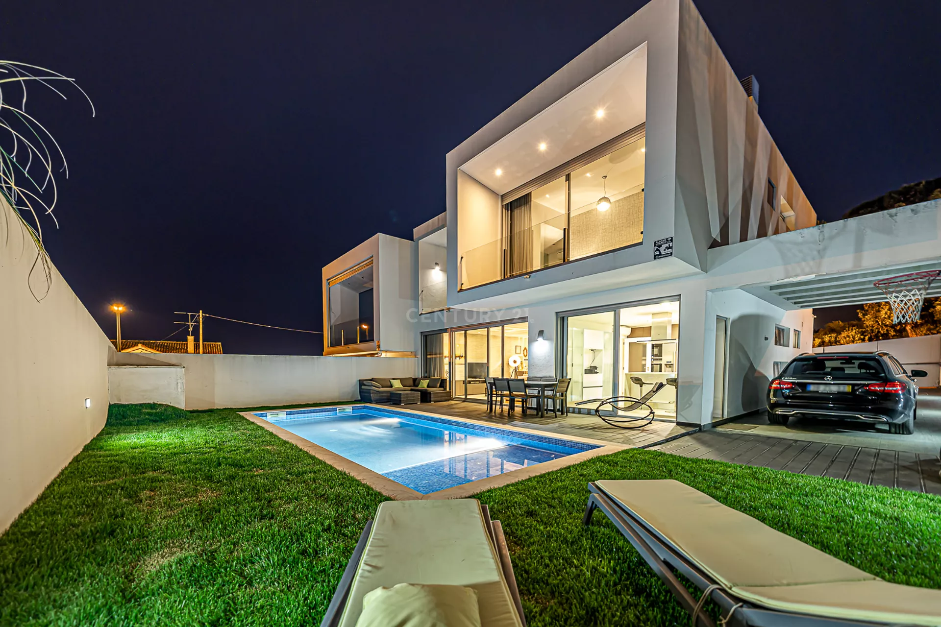 Moradia | Moderna | 5 Quartos | Piscina | Jardim | Livramento – Estoril