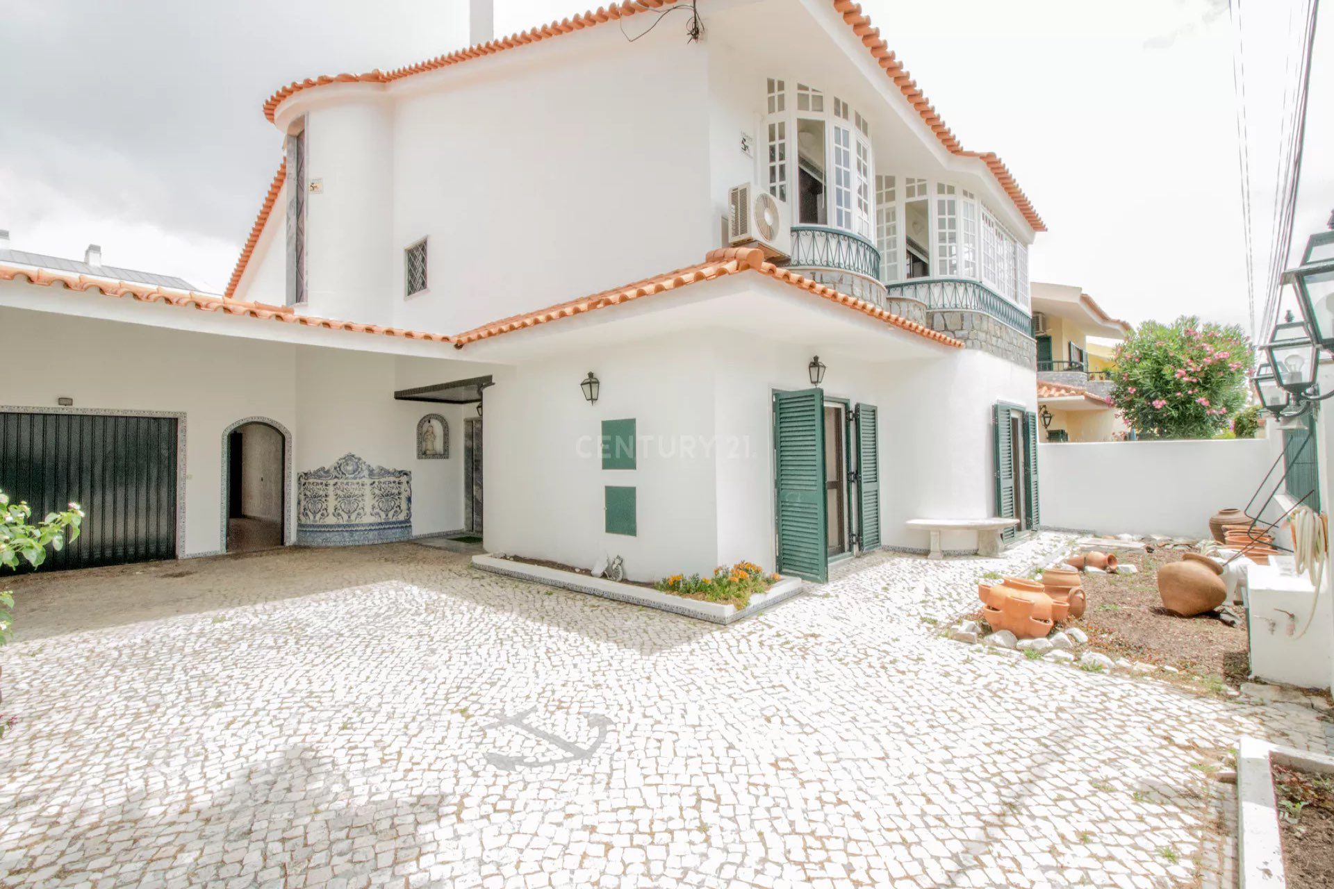 Moradia | P/ Remodelar | 4 Quartos | Garagem | São Pedro Estoril – Cascais