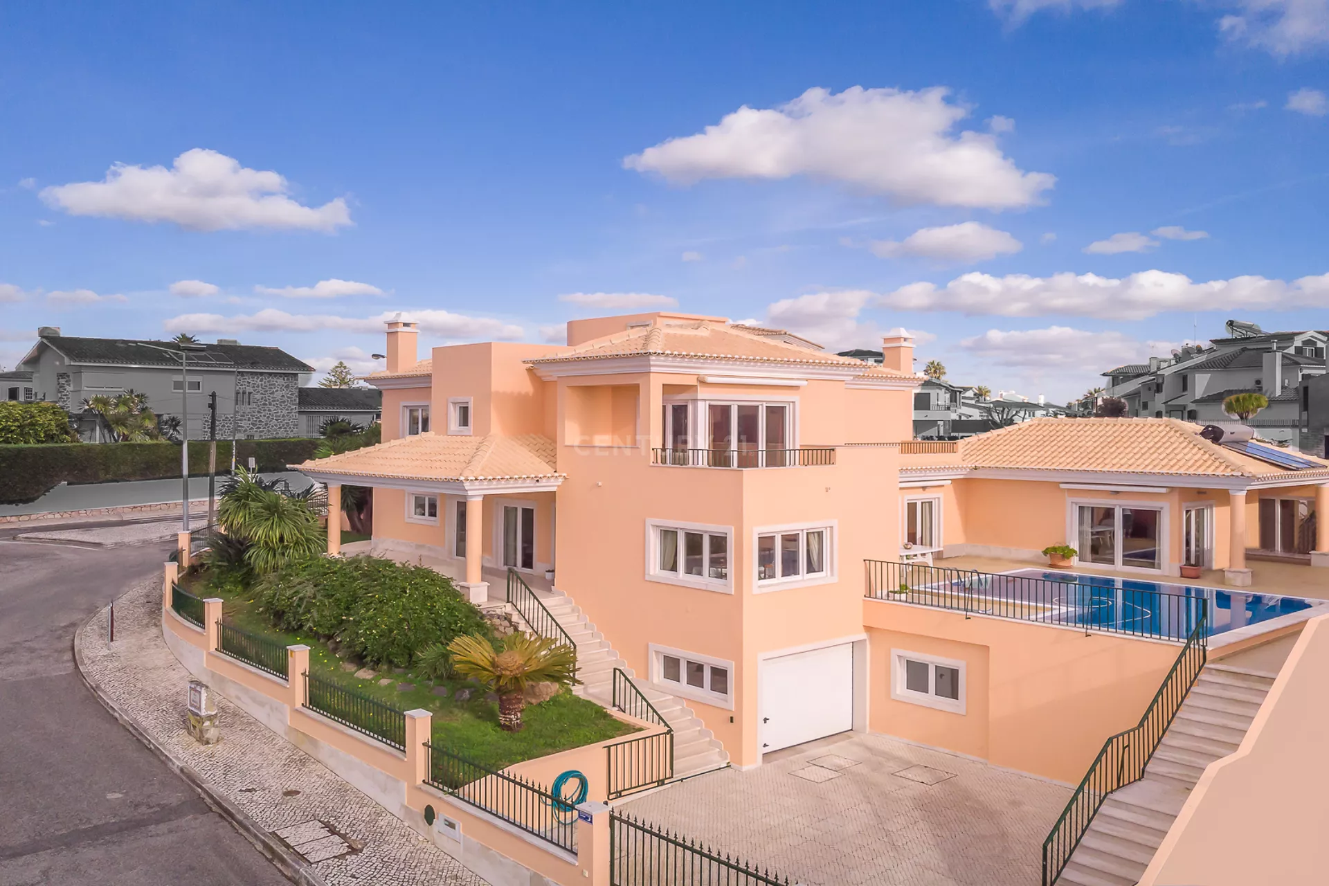 Moradia | 4 Quartos | Jardim | Piscina | Vista Mar | Alto Jardins da Parede – Cascais