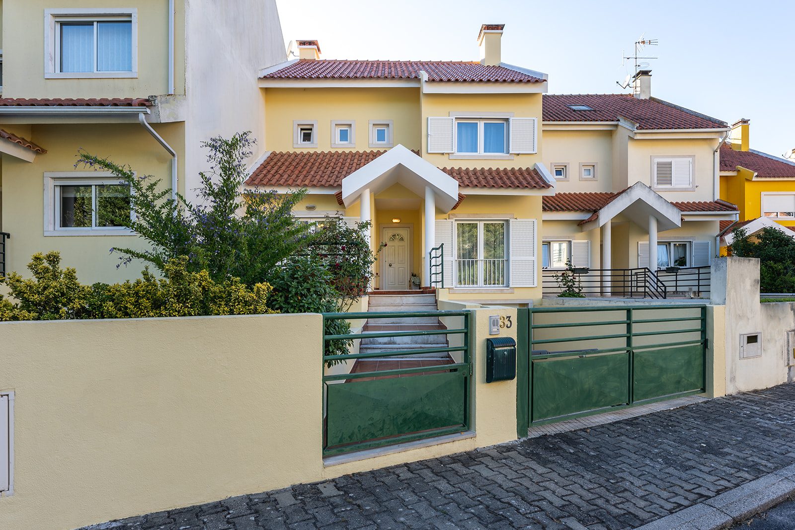 Moradia | 4 Quartos | Terraço | Garagem | Venda do Pinheiro – Mafra